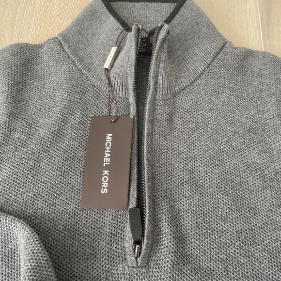 Sweater - Picture 2 of 6